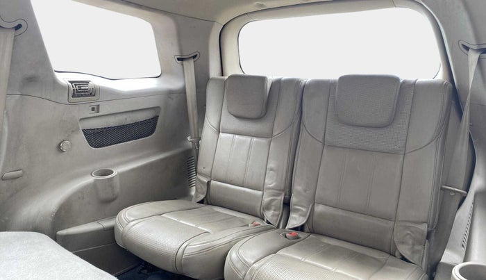 2016 Mahindra XUV500 W10, Diesel, Manual, 73,555 km, Third Seat Row ( optional )