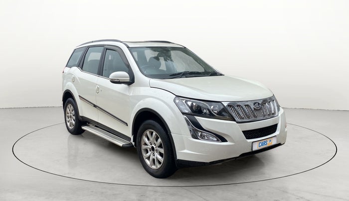 2016 Mahindra XUV500 W10, Diesel, Manual, 73,555 km, Right Front Diagonal