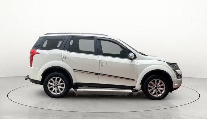 2016 Mahindra XUV500 W10, Diesel, Manual, 73,555 km, Right Side View