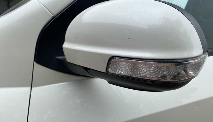 2016 Mahindra XUV500 W10, Diesel, Manual, 73,555 km, Left rear-view mirror - Folding motor not working