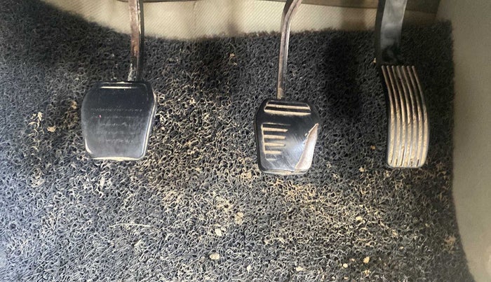 2017 Mahindra Scorpio S10 2WD INTELLI-HYBRID, Diesel, Manual, 69,674 km, Pedals