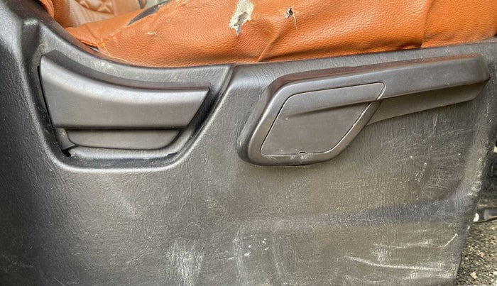 2017 Mahindra Scorpio S10 2WD INTELLI-HYBRID, Diesel, Manual, 69,674 km, Driver Side Adjustment Panel