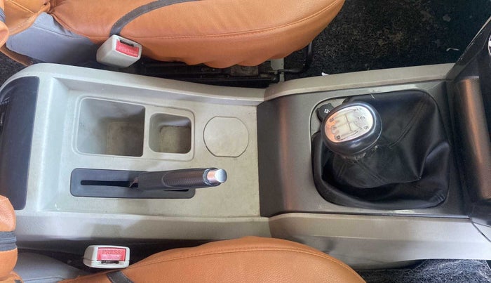 2017 Mahindra Scorpio S10 2WD INTELLI-HYBRID, Diesel, Manual, 69,674 km, Gear Lever