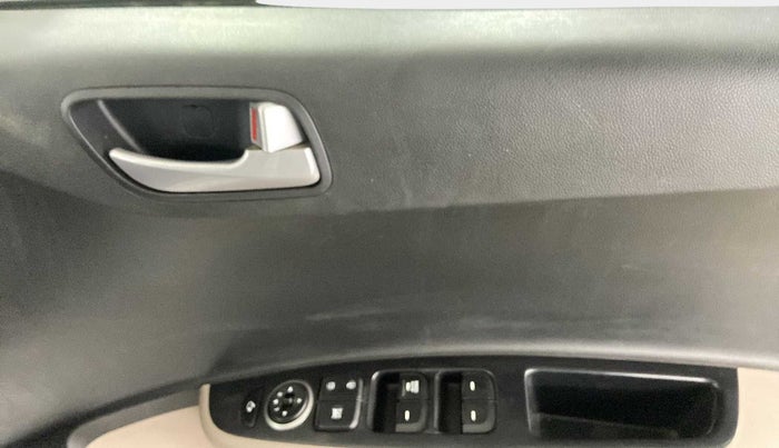 2019 Hyundai Grand i10 SPORTZ 1.2 KAPPA VTVT, Petrol, Manual, 28,538 km, Driver Side Door Panels Control