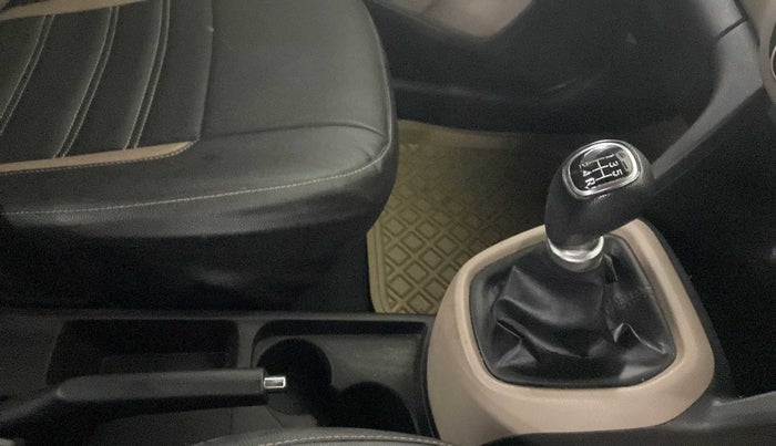 2019 Hyundai Grand i10 SPORTZ 1.2 KAPPA VTVT, Petrol, Manual, 28,538 km, Gear Lever