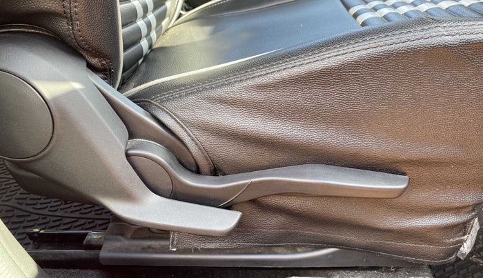 2020 Maruti Swift VXI, Petrol, Manual, 10,118 km, Driver Side Adjustment Panel