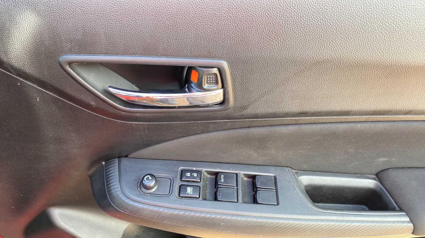 2020 Maruti Swift VXI, Petrol, Manual, 10,118 km, Driver Side Door Panels Control