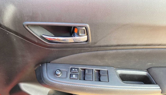2020 Maruti Swift VXI, Petrol, Manual, 10,118 km, Driver Side Door Panels Control
