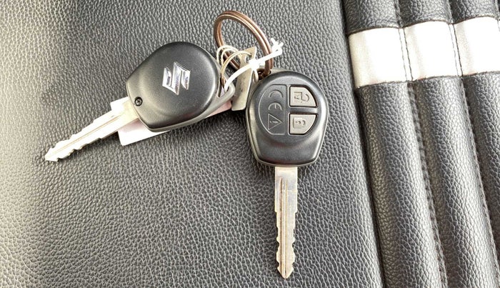 2020 Maruti Swift VXI, Petrol, Manual, 10,118 km, Key Close Up