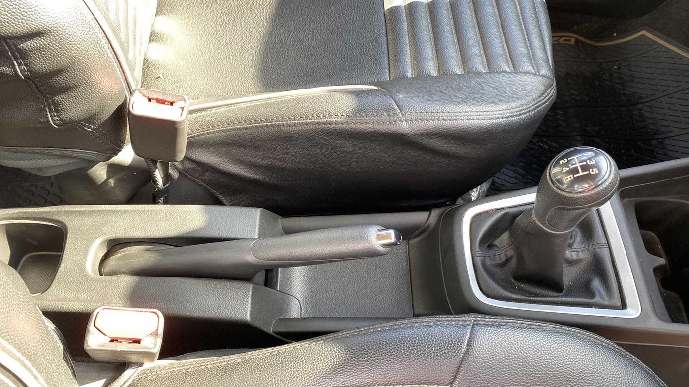 2020 Maruti Swift VXI, Petrol, Manual, 10,118 km, Gear Lever