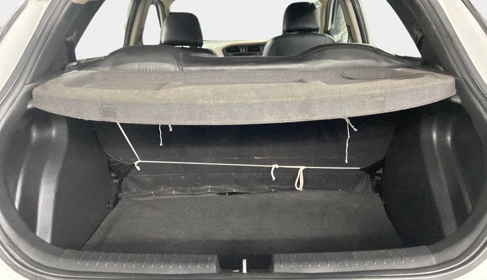 2018 Hyundai Elite i20 SPORTZ 1.2, Petrol, Manual, 38,600 km, Boot Inside