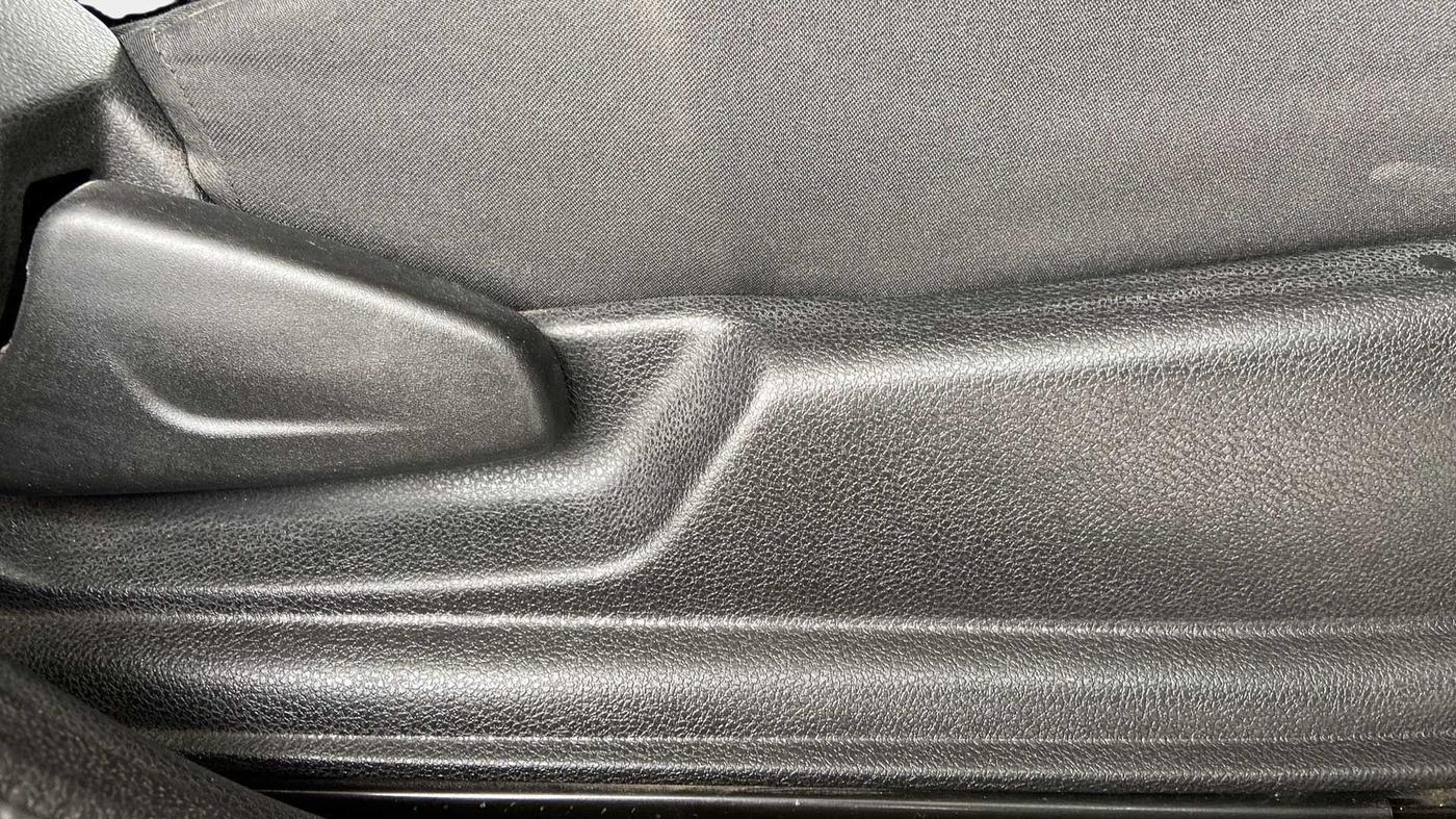 2019 Renault Kwid RXL, Petrol, Manual, 73,970 km, Driver Side Adjustment Panel