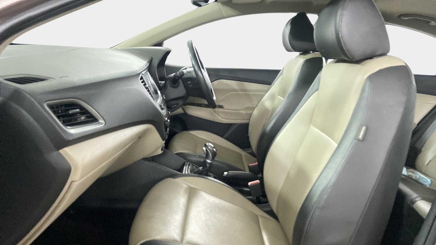 2017 Hyundai Verna 1.6 VTVT SX (O) AT, Petrol, Automatic, 37,337 km, Right Side Front Door Cabin