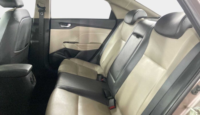 2017 Hyundai Verna 1.6 VTVT SX (O) AT, Petrol, Automatic, 37,337 km, Right Side Rear Door Cabin