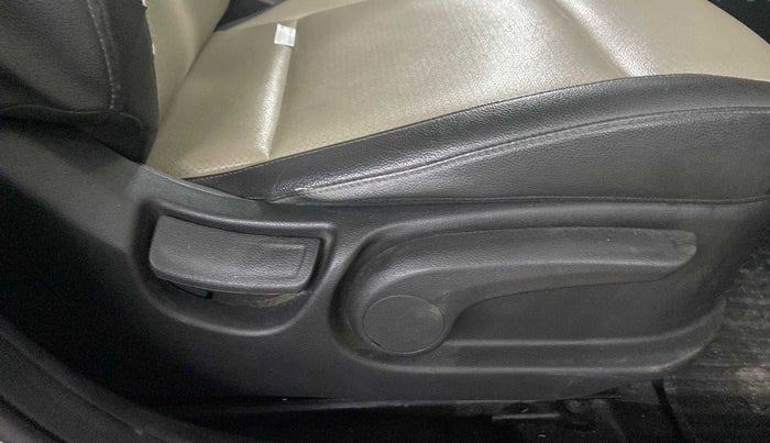 2017 Hyundai Verna 1.6 VTVT SX (O) AT, Petrol, Automatic, 37,337 km, Driver Side Adjustment Panel