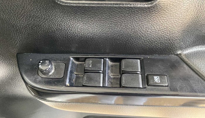 2017 Maruti Wagon R 1.0 VXI, Petrol, Manual, 18,345 km, Right front window switch / handle - Switch/handle not functional