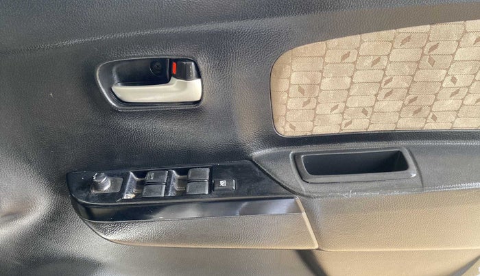 2017 Maruti Wagon R 1.0 VXI, Petrol, Manual, 18,345 km, Driver Side Door Panels Control