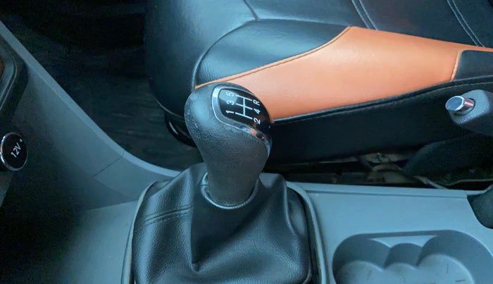 2017 Tata TIGOR XZ (O) PETROL, Petrol, Manual, 51,041 km, Gear lever - Knob cover torn