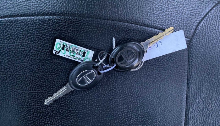 2018 Tata Tiago XM PETROL, Petrol, Manual, 24,977 km, Key Close Up