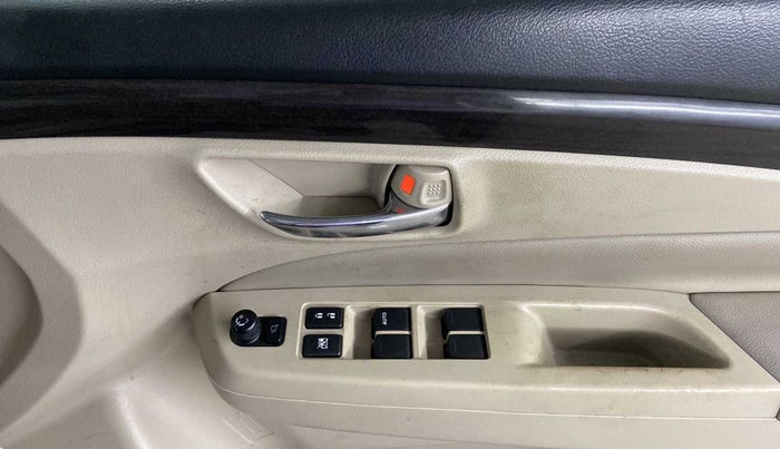2016 Maruti Ciaz ZXI+, Petrol, Manual, 60,162 km, Driver Side Door Panels Control
