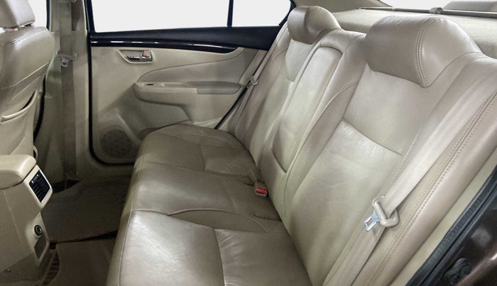 2016 Maruti Ciaz ZXI+, Petrol, Manual, 60,162 km, Right Side Rear Door Cabin