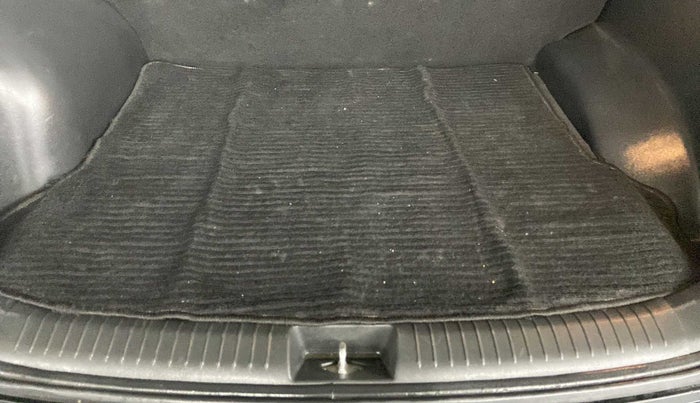 2017 Hyundai Creta E PLUS 1.6 PETROL, Petrol, Manual, 45,023 km, Boot Inside
