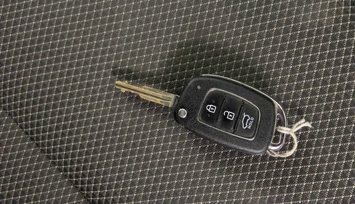 2017 Hyundai Creta E PLUS 1.6 PETROL, Petrol, Manual, 45,023 km, Key Close Up