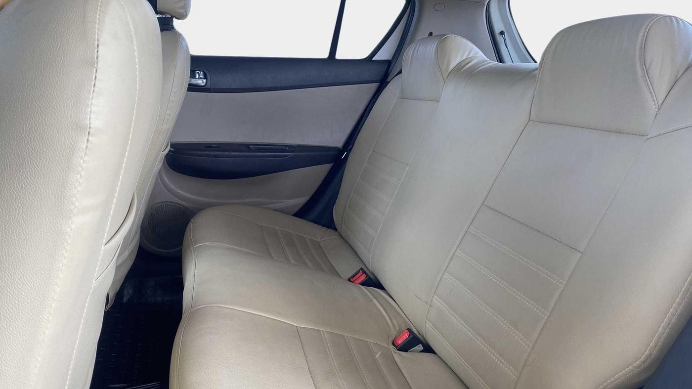 2012 Hyundai i20 MAGNA 1.4 CRDI, Diesel, Manual, 93,134 km, Right Side Rear Door Cabin