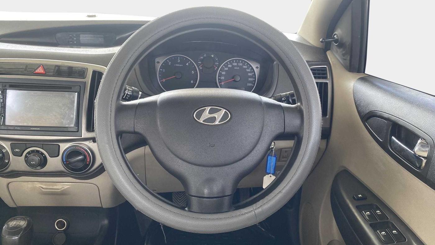 2012 Hyundai i20 MAGNA 1.4 CRDI, Diesel, Manual, 93,134 km, Steering Wheel Close Up