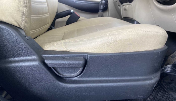 2012 Hyundai i20 MAGNA 1.4 CRDI, Diesel, Manual, 93,134 km, Driver Side Adjustment Panel