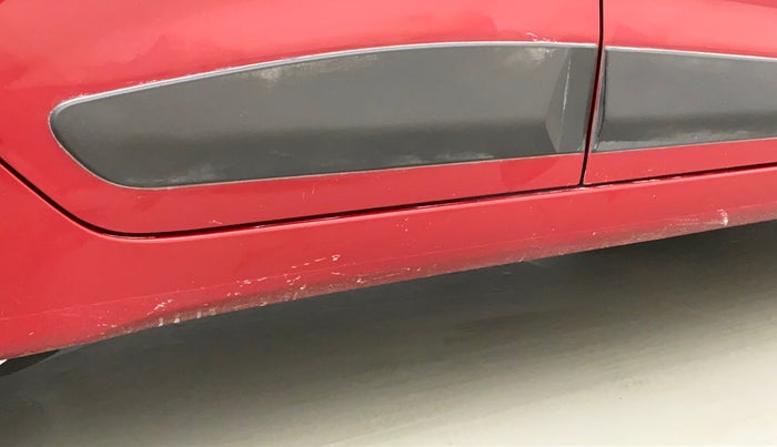 2014 Hyundai Xcent S (O) 1.2, Petrol, Manual, 45,061 km, Right running board - Paint is slightly faded