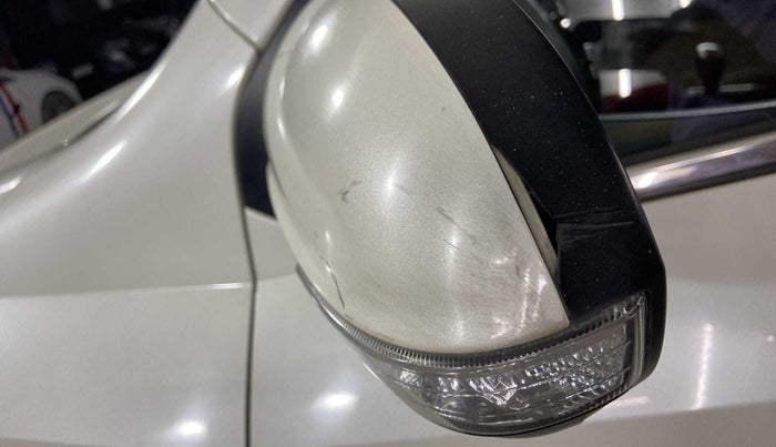 2020 Mahindra XUV500 W11(O), Diesel, Manual, 30,867 km, Left rear-view mirror - Folding motor not working