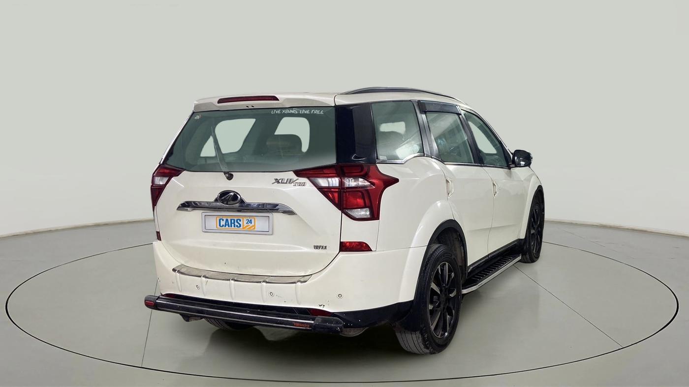 2020 Mahindra XUV500 W11(O), Diesel, Manual, 30,867 km, Right Back Diagonal