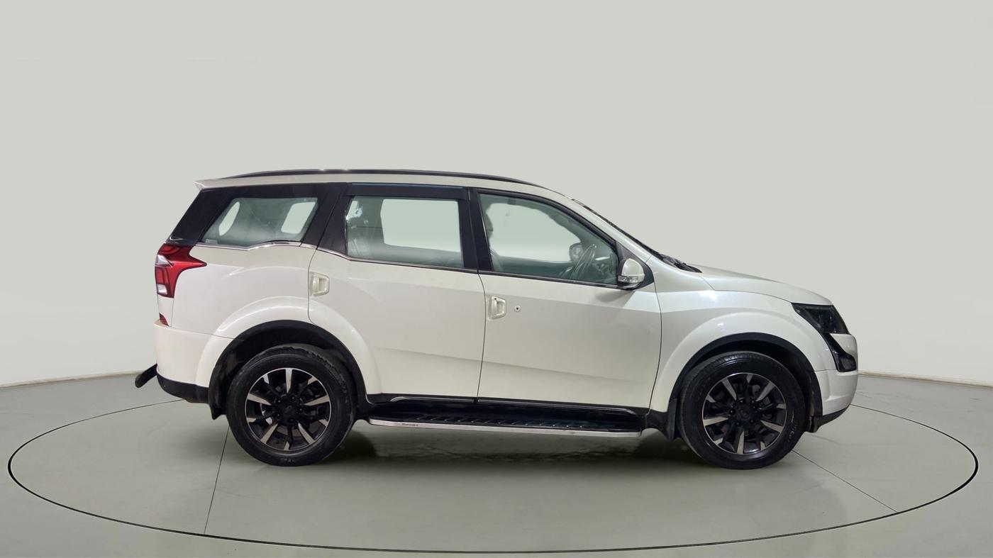 2020 Mahindra XUV500 W11(O), Diesel, Manual, 30,867 km, Right Side View