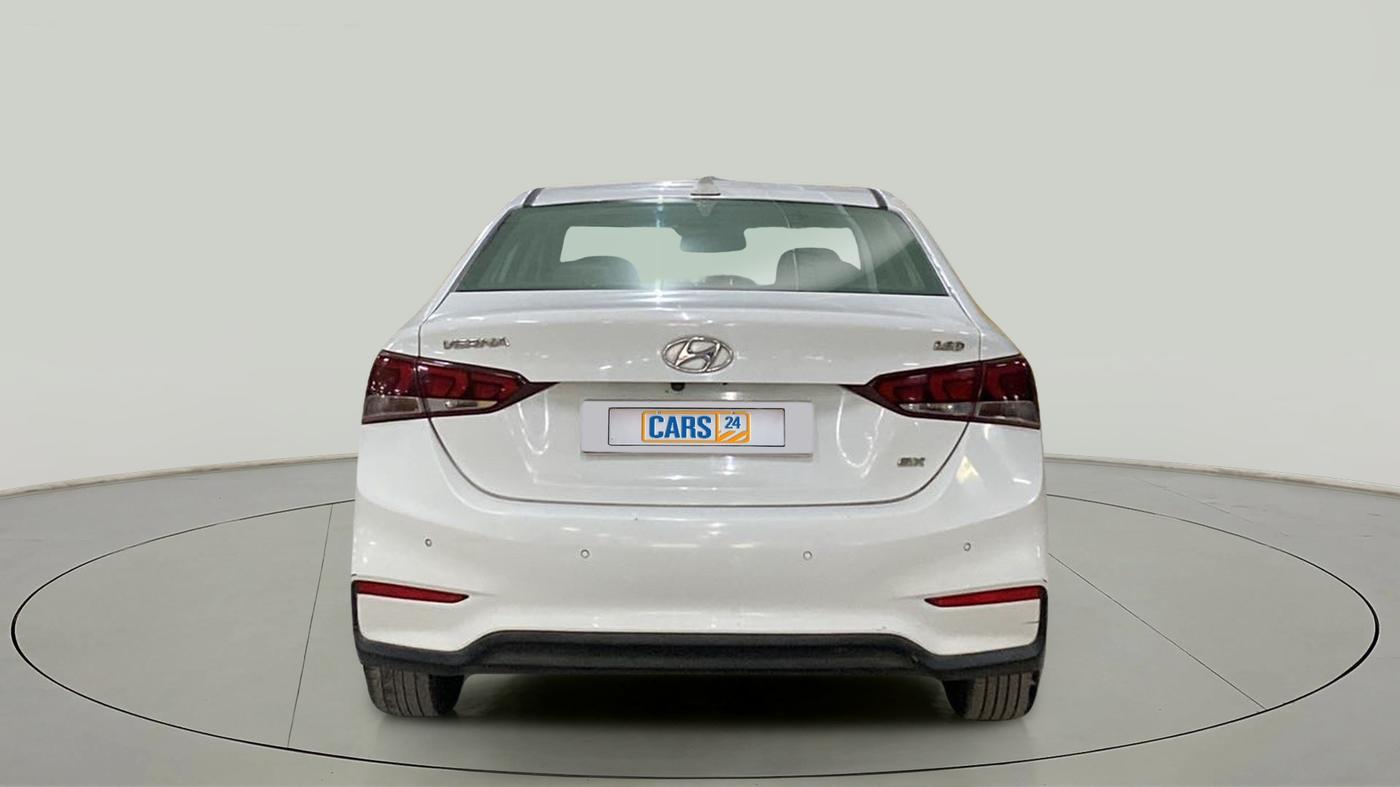 2017 Hyundai Verna 1.6 SX (O) CRDI MT, Diesel, Manual, 57,306 km, Back/Rear