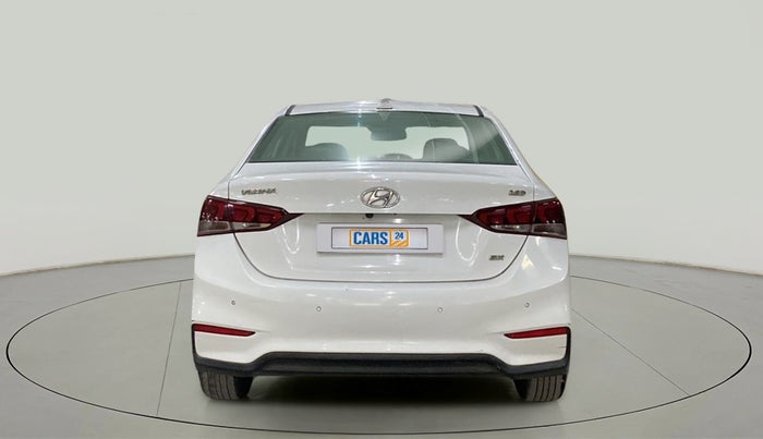 2017 Hyundai Verna 1.6 SX (O) CRDI MT, Diesel, Manual, 57,306 km, Back/Rear