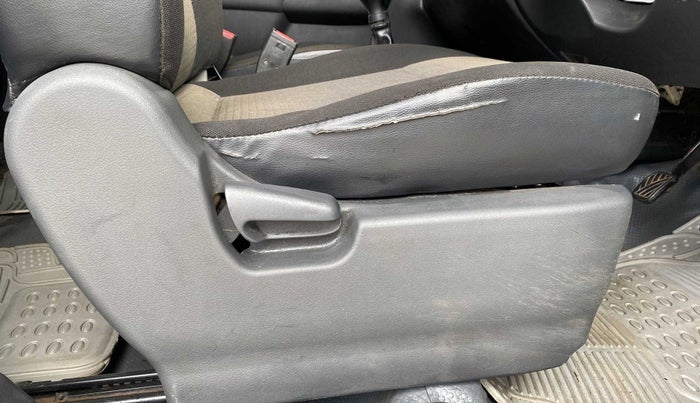 2011 Maruti Wagon R 1.0 LXI, Petrol, Manual, 1,04,247 km, Driver Side Adjustment Panel
