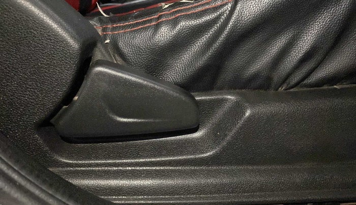 2018 Renault Kwid RXT 1.0 (O), Petrol, Manual, 63,021 km, Driver Side Adjustment Panel