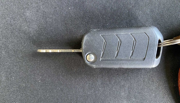 2022 Mahindra BOLERO NEO N 4, Diesel, Manual, 4,826 km, Key Close Up