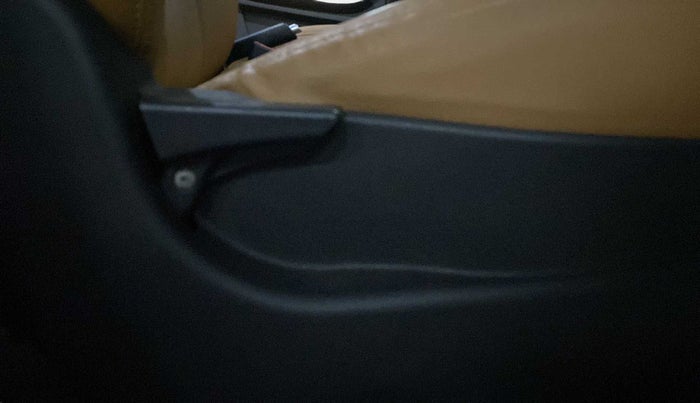 2018 Tata Tiago XT PETROL, Petrol, Manual, 1,00,006 km, Driver Side Adjustment Panel