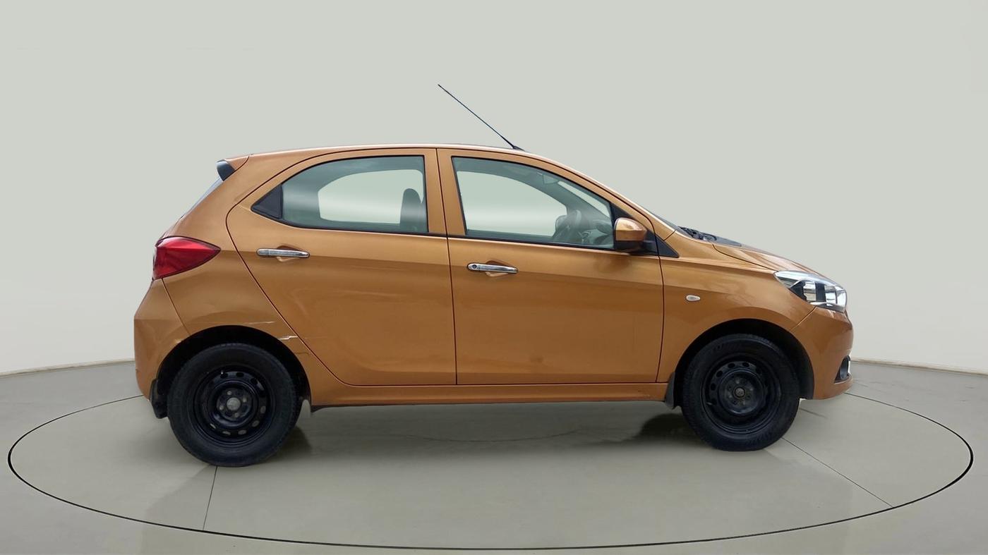 2017 Tata Tiago XT PETROL, Petrol, Manual, 68,039 km, Right Side View