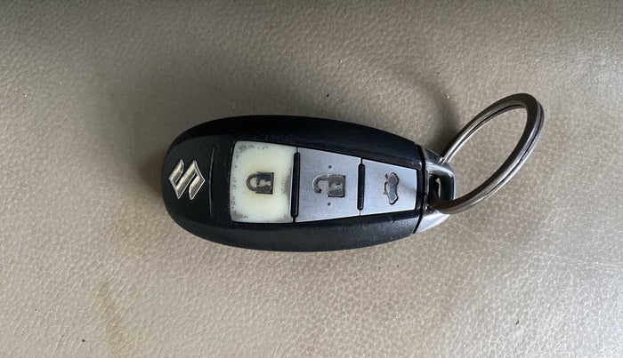 2017 Maruti Ciaz ALPHA DIESEL 1.3, Diesel, Manual, 97,097 km, Key Close Up
