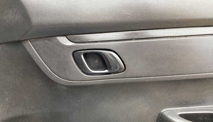 2019 Renault Kwid RXL, Petrol, Manual, 44,536 km, Driver Side Door Panels Control