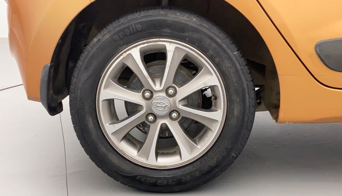 2016 Hyundai Grand i10 ASTA (O) 1.2 KAPPA VTVT, Petrol, Manual, 32,797 km, Right Rear Wheel