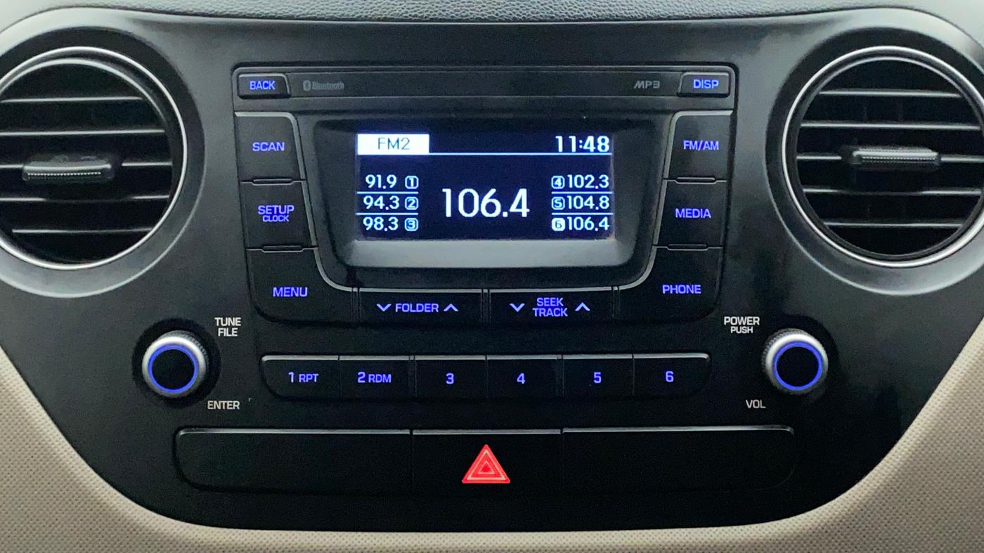2016 Hyundai Grand i10 ASTA (O) 1.2 KAPPA VTVT, Petrol, Manual, 32,797 km, Infotainment System