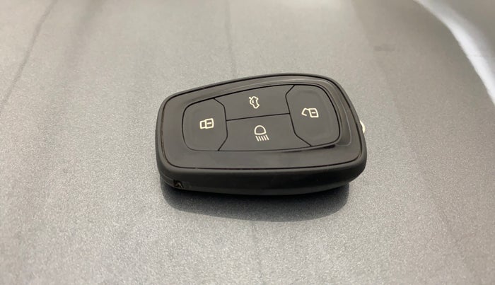 2021 Tata PUNCH CREATIVE  AMT, Petrol, Automatic, 69,002 km, Key Close Up