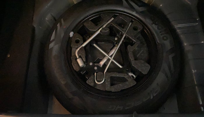 2021 Tata PUNCH CREATIVE  AMT, Petrol, Automatic, 69,002 km, Spare Tyre