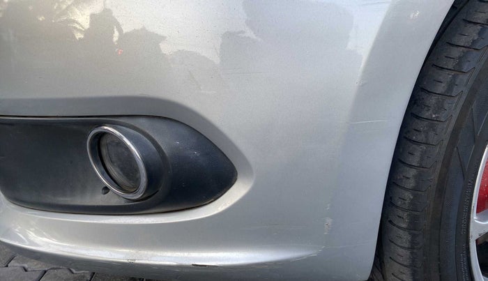 2015 Volkswagen Vento HIGHLINE 1.5 AT, Diesel, Automatic, 1,14,793 km, Front bumper - Minor scratches