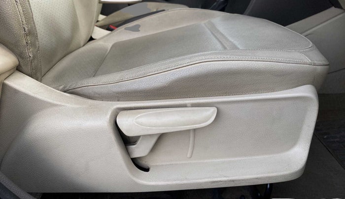 2015 Volkswagen Vento HIGHLINE 1.5 AT, Diesel, Automatic, 1,14,793 km, Driver Side Adjustment Panel