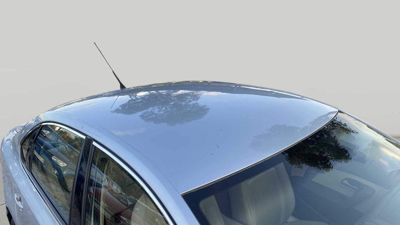 2015 Volkswagen Vento HIGHLINE 1.5 AT, Diesel, Automatic, 1,14,793 km, Roof